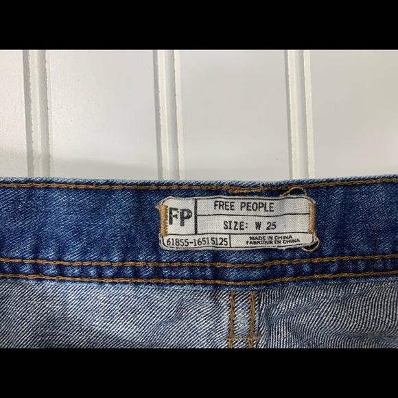 Free People Jean Shorts Denim Distressed Raw Hem Frayed Pockets Blue Size 25 - Picture 4 of 6